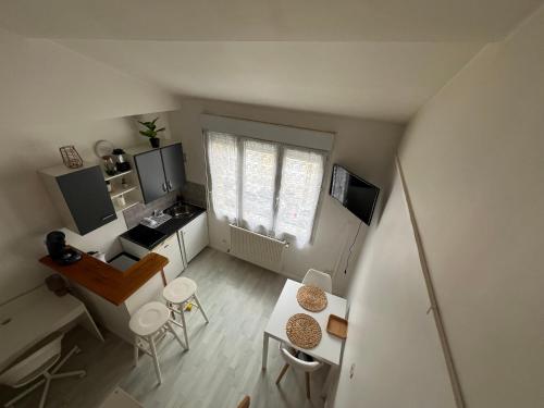 Studio meublé proche centre et gare