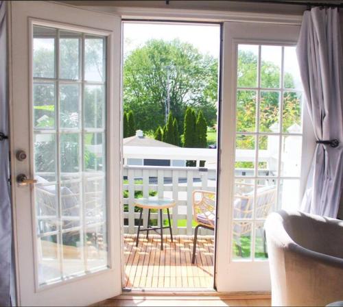 Balkón nebo terasa v ubytování Cozy French Style Villa- 3 Bed-Casino-Pools-Jacuzzi