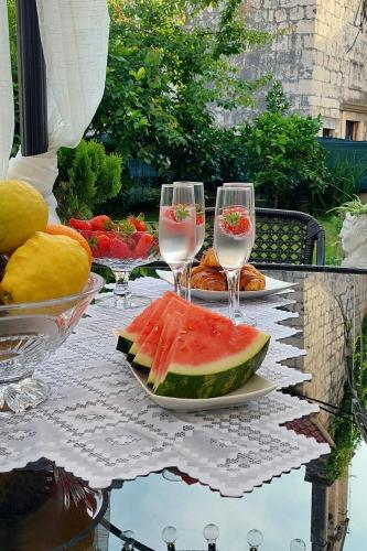 Apartments by the sea Trogir - 23144