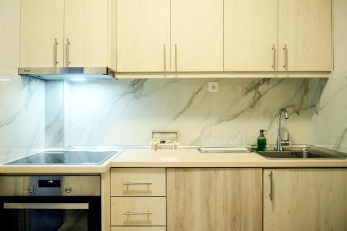 Modern Downtown Flat by GOLDENLAND