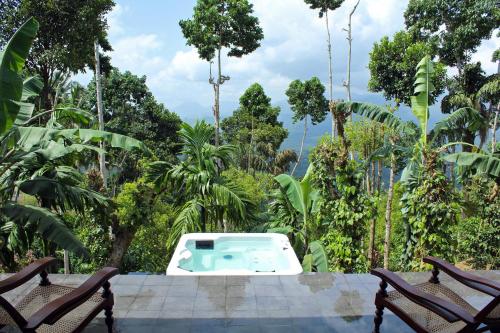 Jardín al aire libre en Aarunya Nature Resort - Kandy