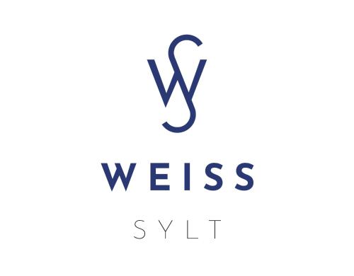 un logo pour un site Web avec la lettre w en noir dans l'établissement Tüngelstuuv Sylt, à Westerland