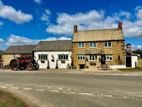 Φωτογραφία από το άλμπουμ του The Gate Hangs High σε Hook Norton