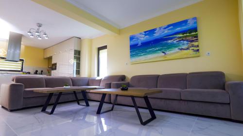 אזור ישיבה ב-Luxury Sea Villa - Kabalan 1