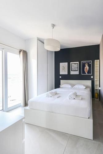 Modern apt close to Metaxourgeio