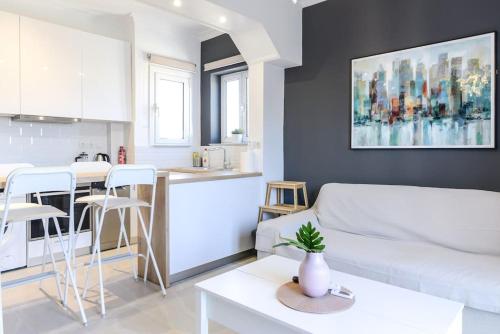 Modern apt close to Metaxourgeio