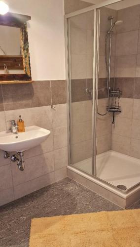 Ένα μπάνιο στο Stilvolles Loft mit viel Platz