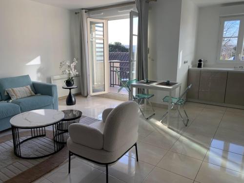 Galeriebild der Unterkunft AZUR T2 de standing, proche RER in Chatou