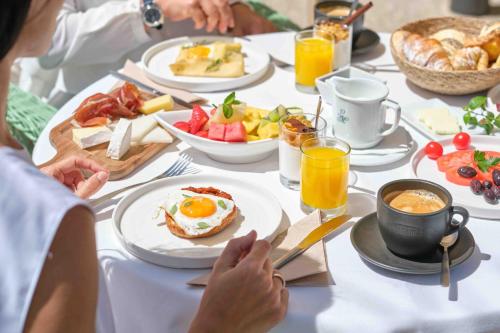 Mad på hotellet eller i nærheden
