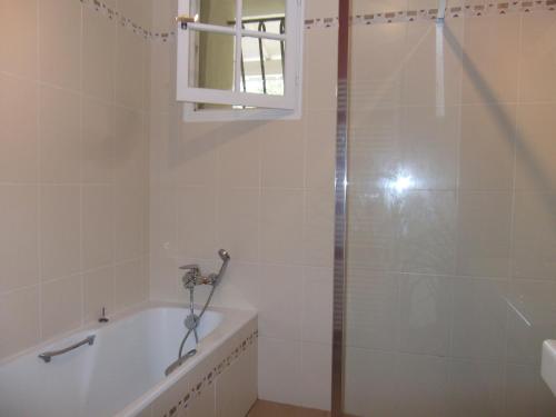 Koupelna v ubytování Le Domaine de Vert-bois, gîte 4*