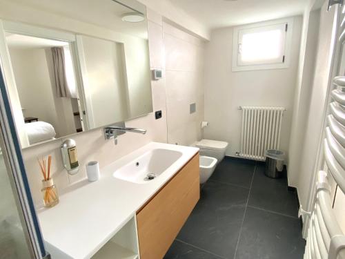 Ένα μπάνιο στο HARTMANN FEEL AT HOME B&B Villa Gignese