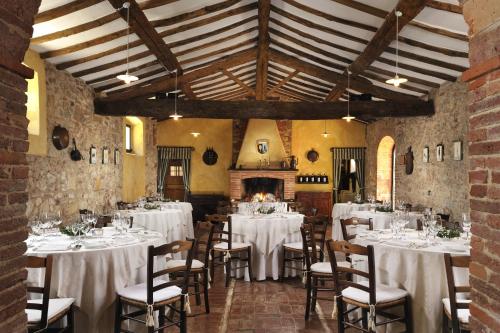 مطعم أو مكان آخر لتناول الطعام في Hotel Borgo Casabianca