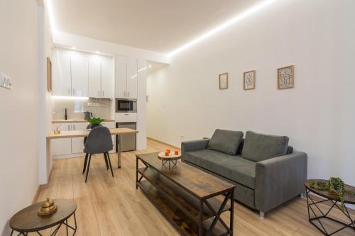 Athens Syntagma Ermou Studio