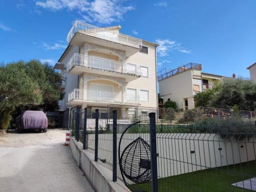 Anamaria Apartments