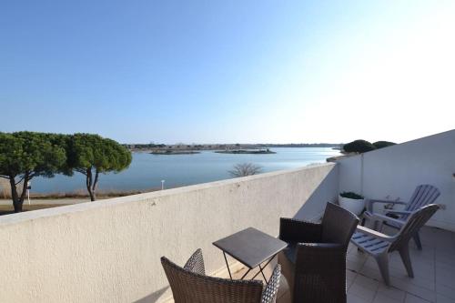 Photo de la galerie de l'établissement Le Paul Emile vue splendide sur le lac, au Grau-du-Roi