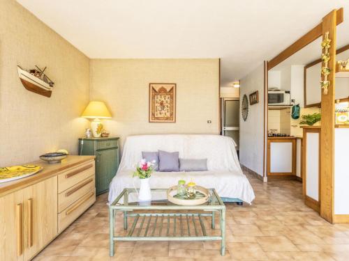 Apartment Les Maisons sur la Plage-2 by Interhome