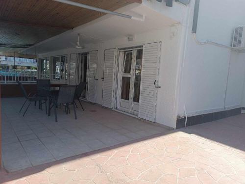 Sunny apartment in paralia 2