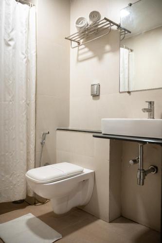 Bilik mandi di Hotel Executive Silver Inn, Aurangabad