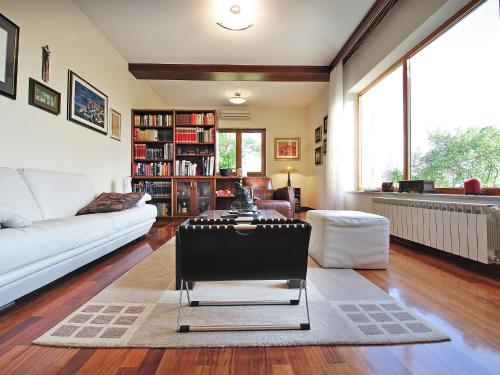 Posezení v ubytování Villa Vesna by Interhome