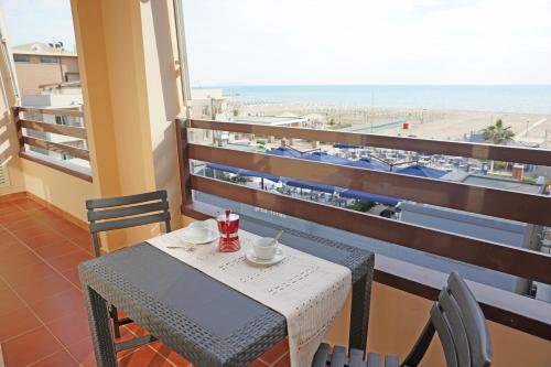 Nespecifikovaný výhled na moře nebo výhled na moře při pohledu z aparthotelu