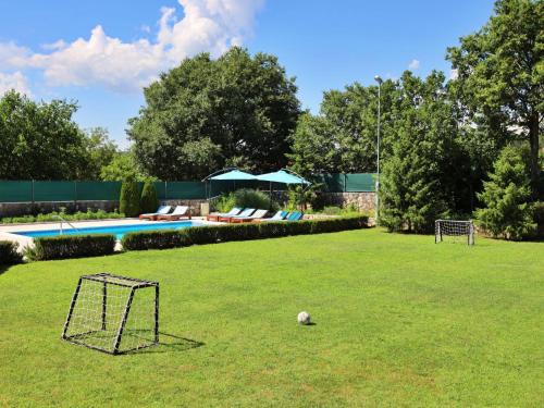Πισίνα στο ή κοντά στο Holiday Home Bili dvori by Interhome