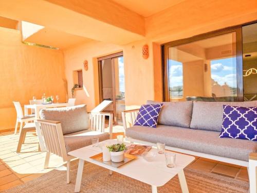 Apartment in Coto Real Duquesa - sea view & pools