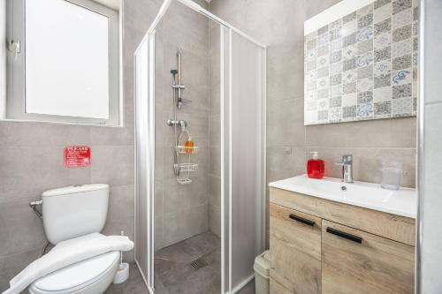 Koupelna v ubytování Elegant & Modern House by SF HOMES - Close to the Three Cities and the airport