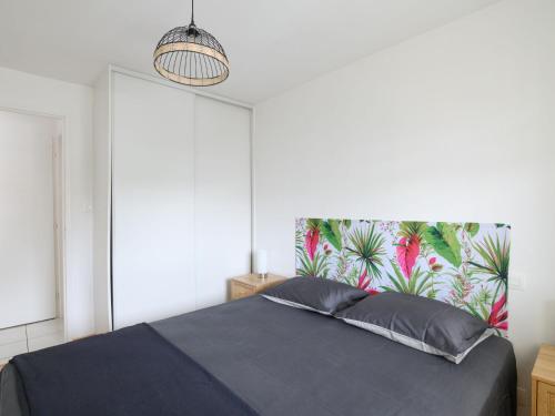 Apartment Bosquets 2 pièces balcon by Interhome