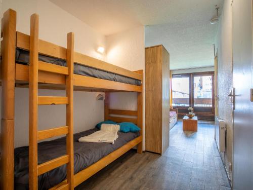 Apartment Névés 150 by Interhome