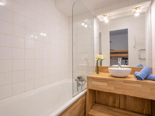 Apartment Névés 150 by Interhome