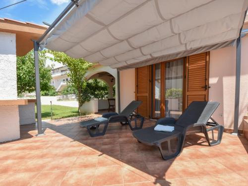 Posezení v ubytování Holiday Home Marko by Interhome