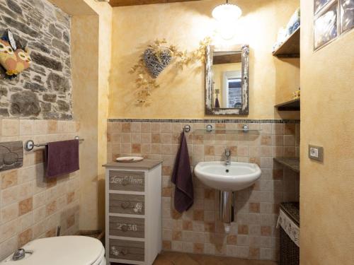 Ένα μπάνιο στο Holiday Home La vecchia Stalla by Interhome