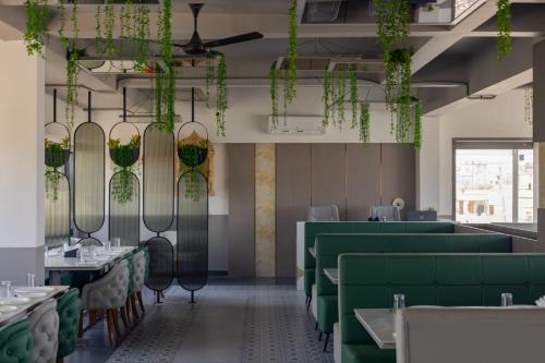 Restaurace v ubytování Hotel Shivam madhavpur
