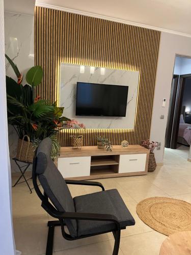 Televisyen dan/atau pusat hiburan di VILLA ELLI