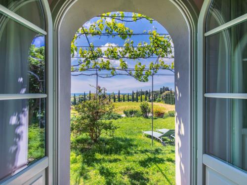 Κήπος έξω από το Apartment Cardo by Interhome