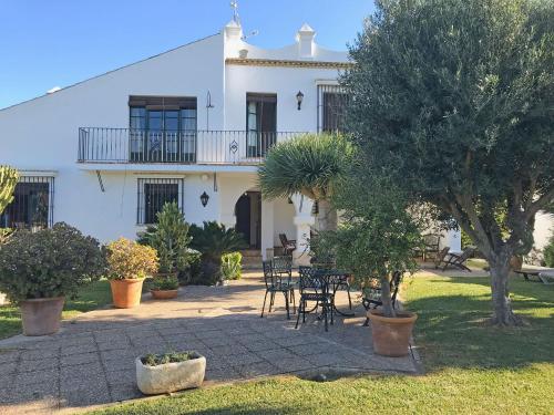 Arteflor Villa with beautiful garden at 200m from the beach