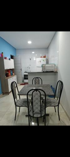 Kuchyň nebo kuchyňský kout v ubytování Casa de temporada Férias Petrolina