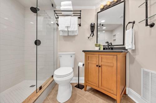 Ένα μπάνιο στο Couples Retreat On The Ocean Wwasher And Dryer!