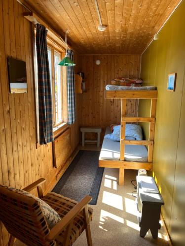 Krevet ili kreveti na sprat u jedinici u okviru objekta Stamsund Hostel