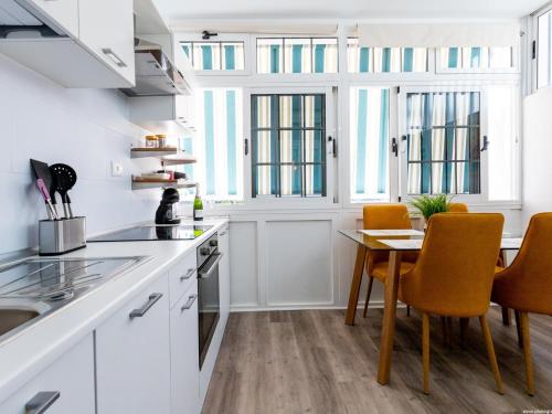 Η κουζίνα ή μικρή κουζίνα στο El Drago Apartment Fiber ,A/C,Near Ocean