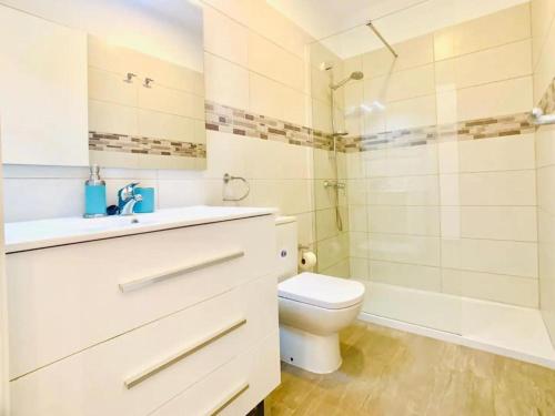 Ένα μπάνιο στο Apartamento de un dormitorio en MareVerde
