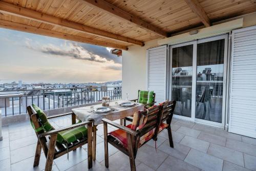 Penthouse of diamond