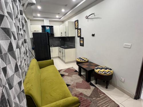 Gallery image of AA Apartments Furnished 1 Bedroom Apartment in Rāmkot