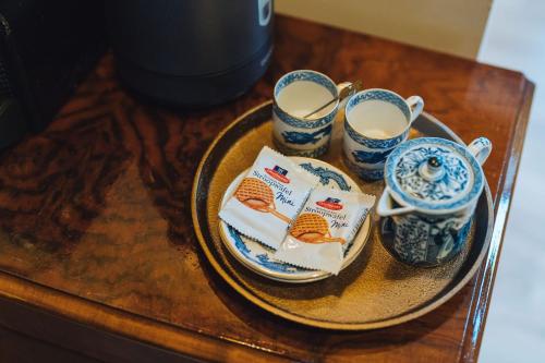Đồ ăn tại/gần nhà khách