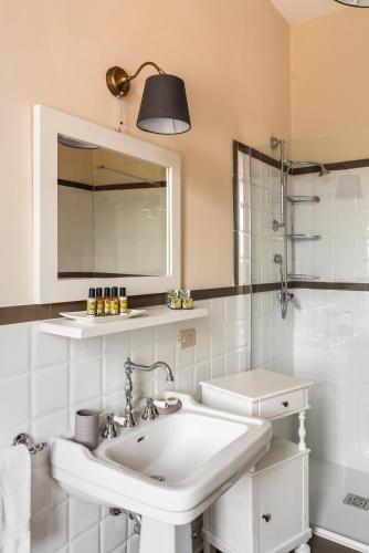 Bagno di Villa Erbaia Relais de Charme