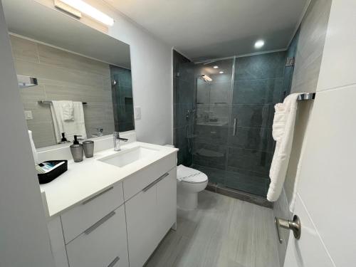 Bilik mandi di Amazing Ocean View! 10 floor Parking included