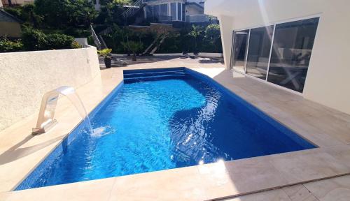 Penthouse Jacuzzi & Pool Luxury Apartments