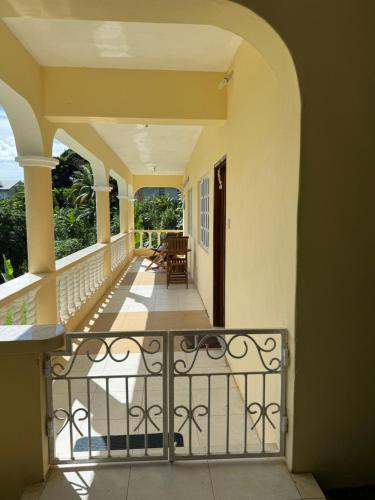 Φωτογραφία από το άλμπουμ του Tierra Santa Self Caterings Apartments στο Beau Vallon