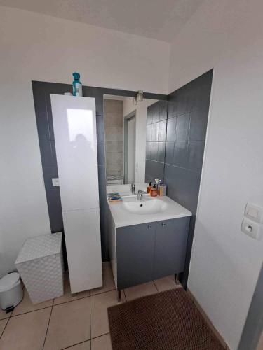 Ένα μπάνιο στο Logement entier, calme, hyper équipé