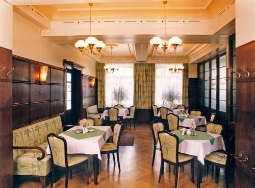 Posezení v ubytování Hotel Merkur Garni